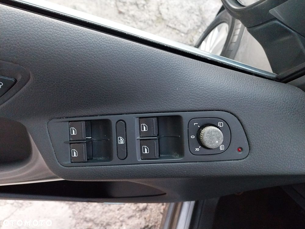 Volkswagen Tiguan 2.0 TDI DPF 4Motion Track & Avenue - 28