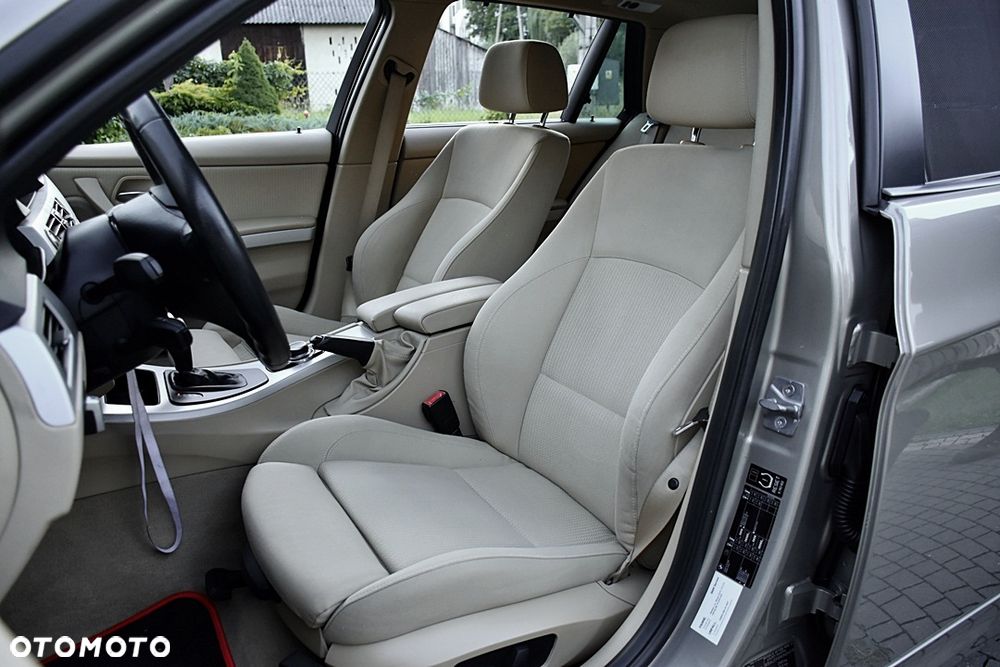 BMW Seria 3 320i Edition Sport - 7
