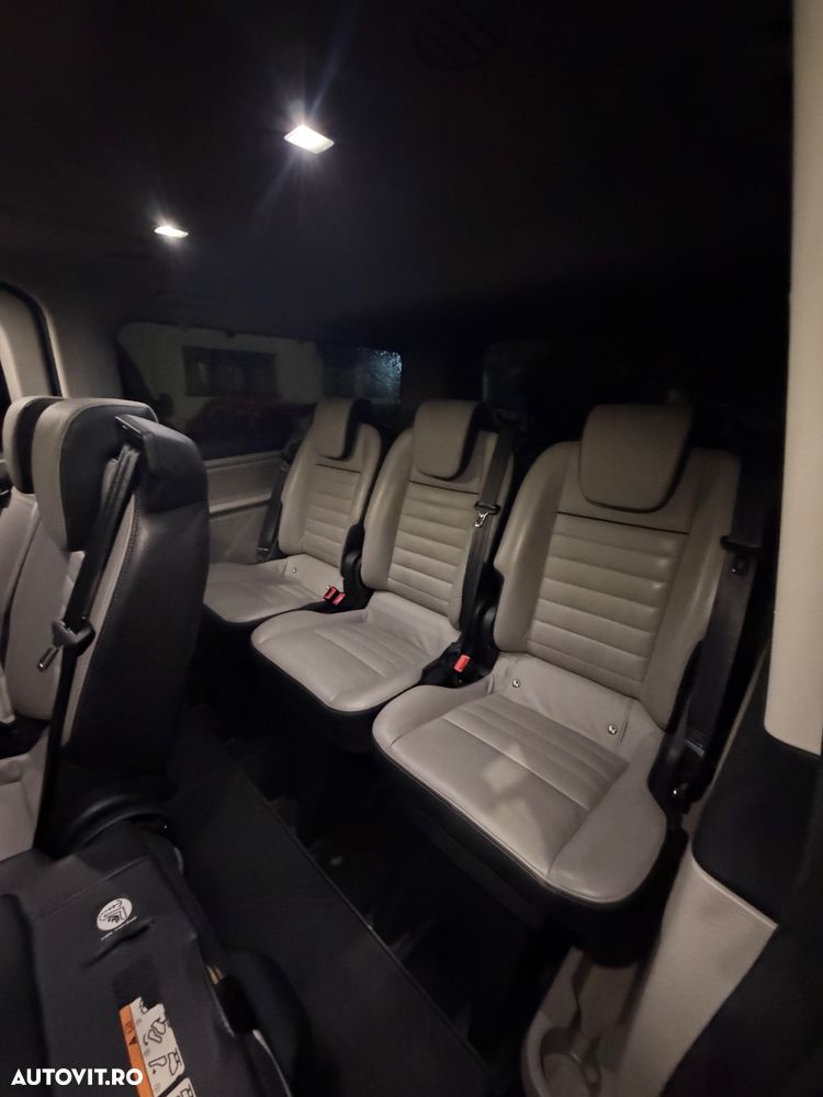 Ford Tourneo Custom - 25