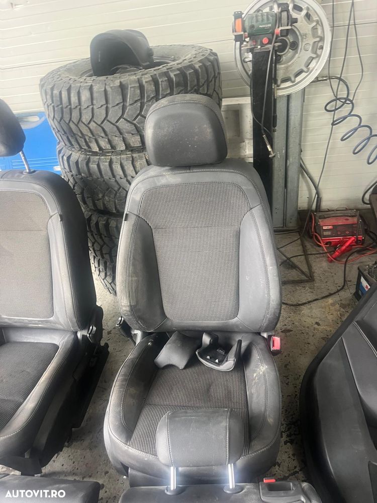 Înapoi Pagina principalăPiese autoCaroserie - InteriorInteriorInterior - MuresInterior - Sovata Anuntul este dezactivat  Postat 22 aprilie 2026 Scaune Piele Opel Astra J Hatchback Set Complect - 5