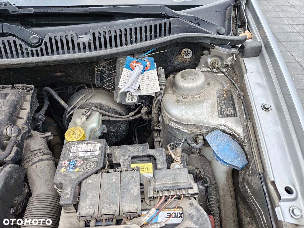 Volkswagen Polo 1.4 16V Trendline - 17