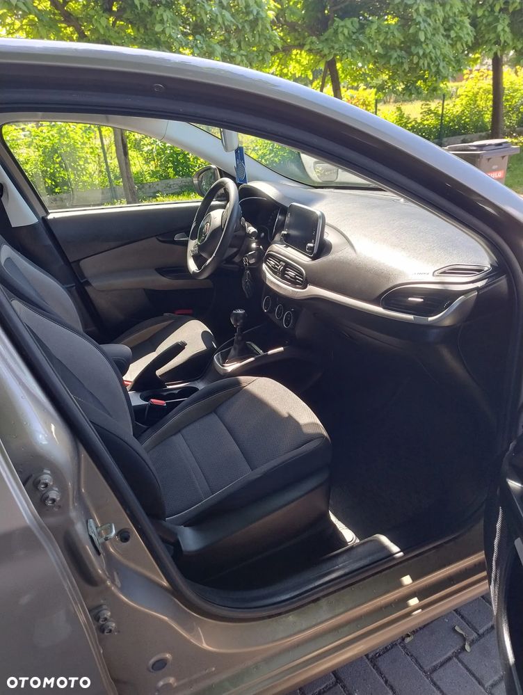 Fiat Tipo 1.4 16v Lounge EU6d - 8