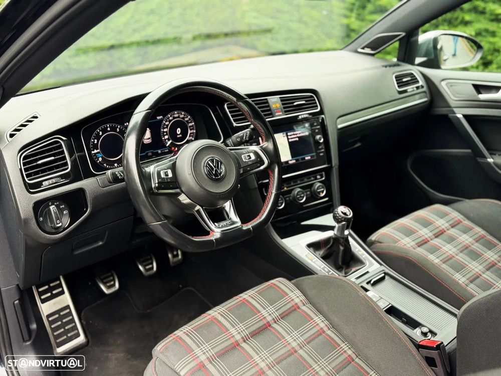 VW Golf GTI 2.0 TSI OPF Performance - 13
