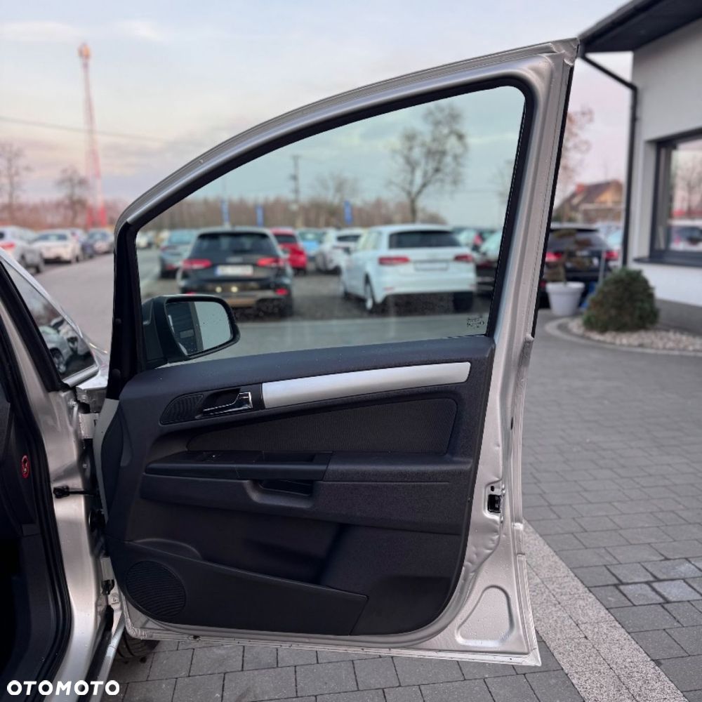 Opel Zafira - 28