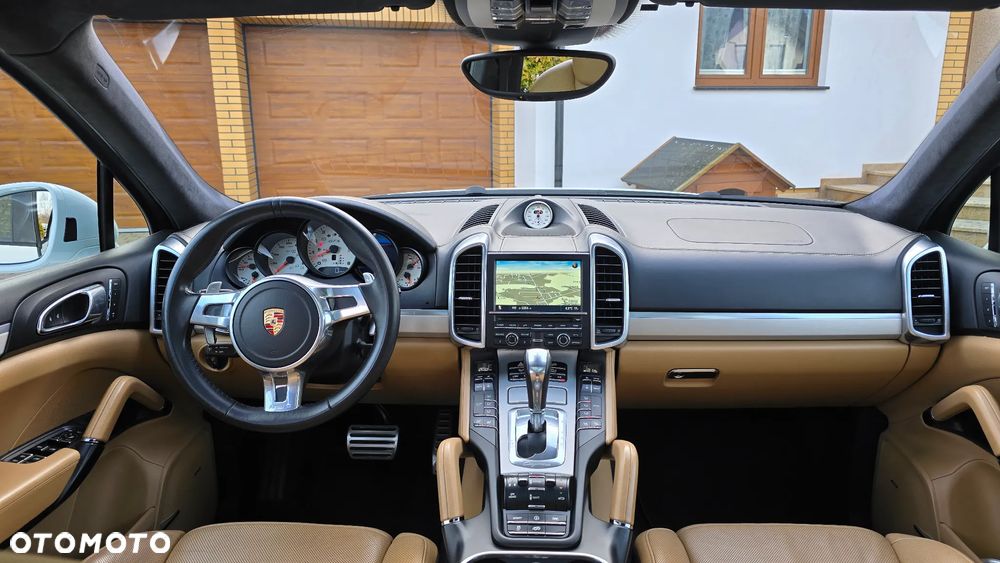Porsche Cayenne - 21
