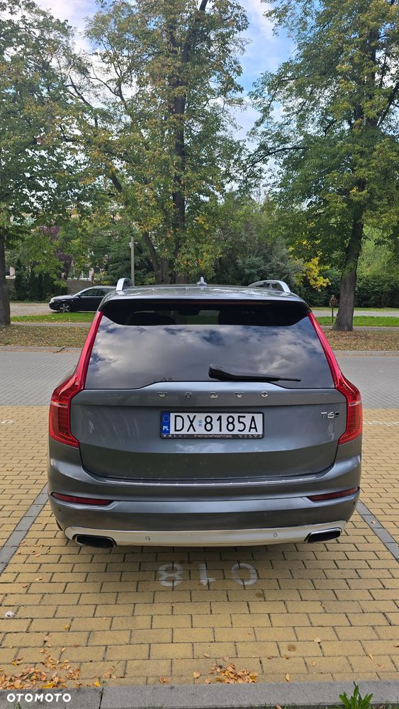 Volvo XC 90 - 9