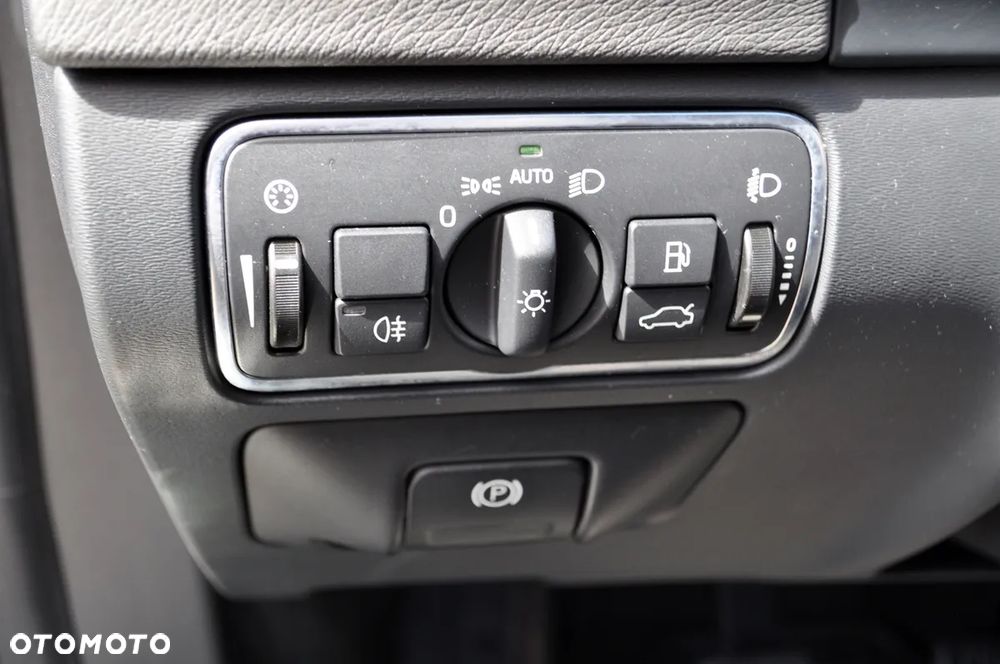 Volvo S60 D4 Drive-E Dynamic Edition (Kinetic) - 30