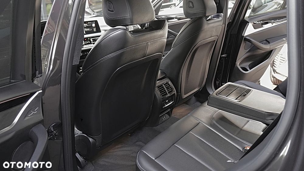 BMW X3 sDrive18d mHEV - 17