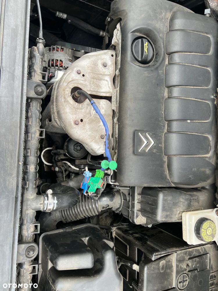 Citroën C4 1.4 16V VTR - 2