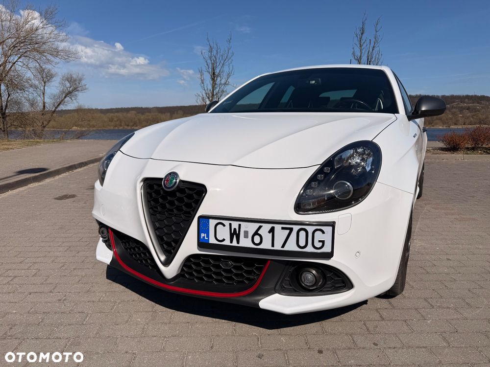 Alfa Romeo Giulietta 1750 TBi Veloce TCT - 9