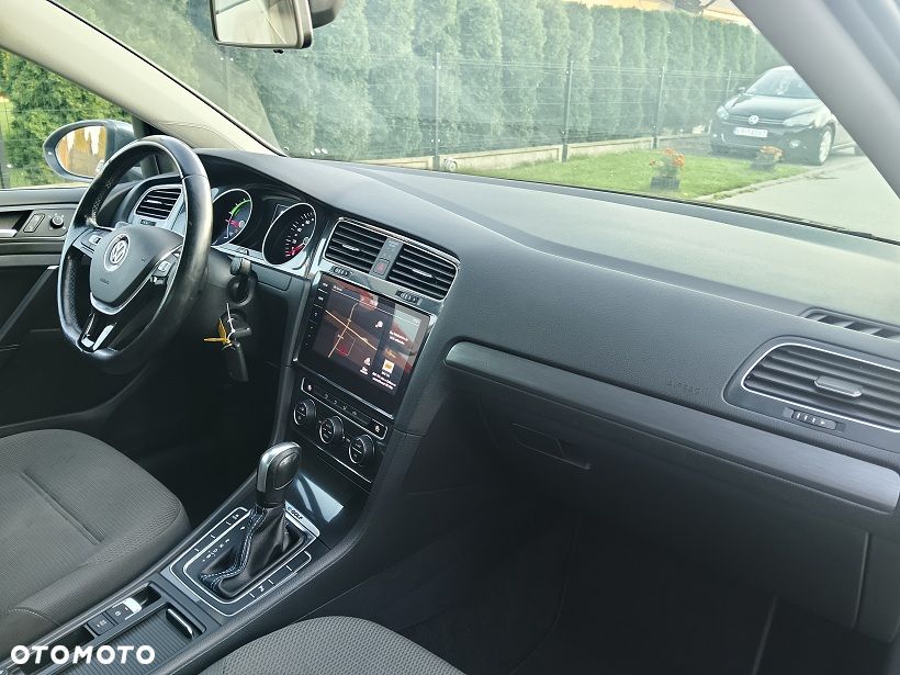 Volkswagen Golf e-Golf - 17