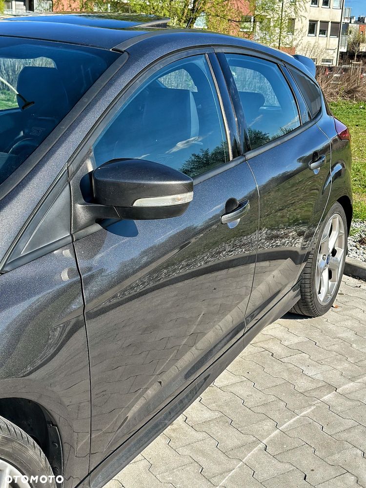 Ford Focus 2.0 EcoBoost ST mit Leder-Sport-Paket - 10