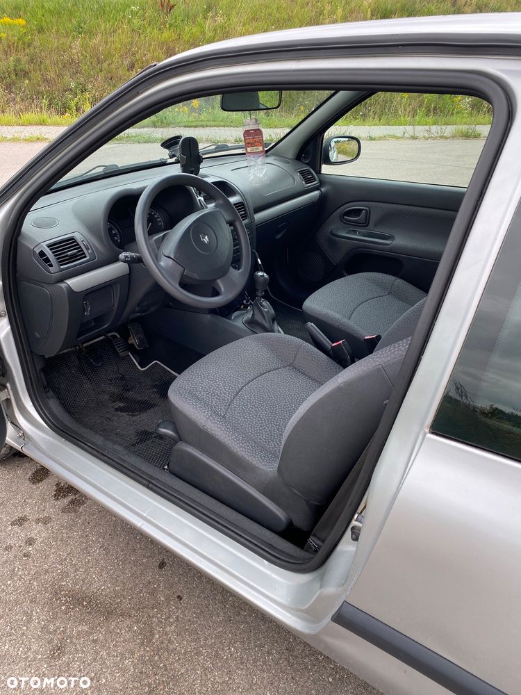Renault Clio - 8