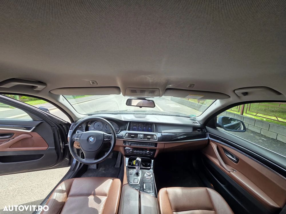 BMW Seria 5 520d Aut. Luxury Line - 2