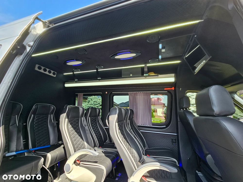 Mercedes-Benz Sprinter - 14