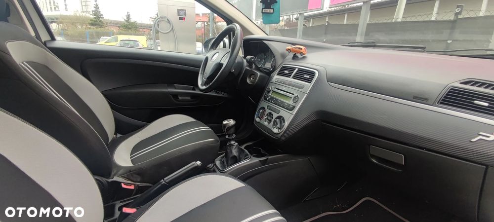 Fiat Grande Punto 1.4 8V - 22