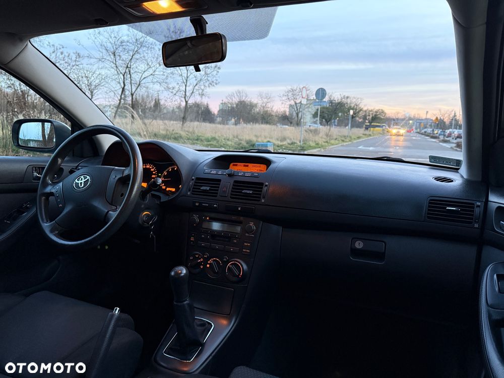 Toyota Avensis 1.8 VVT-i Luna - 7