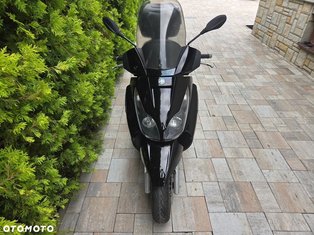 Piaggio X7 - 8