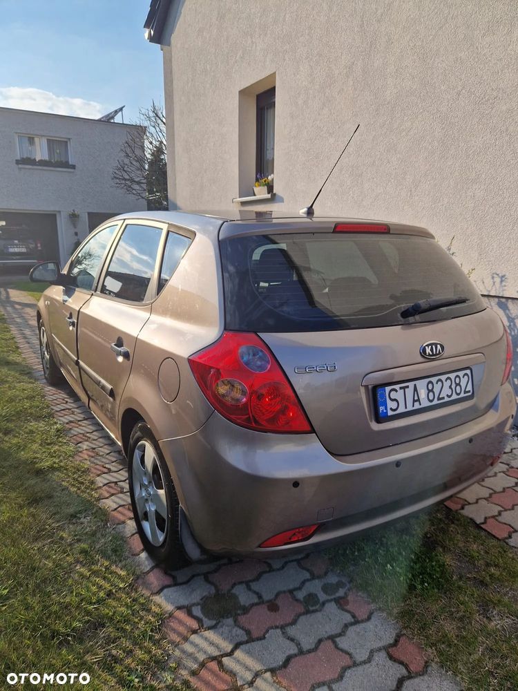 Kia Ceed - 7