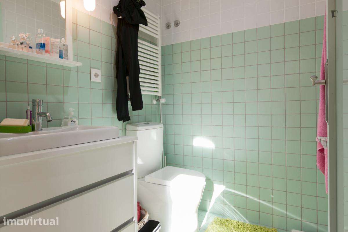 Quarto - localizado em Paranhos Porto - Grande imagem: 3/39