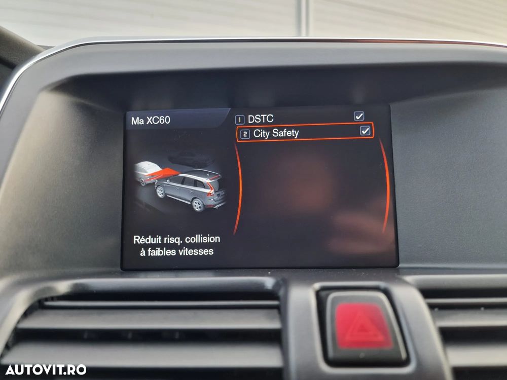 Volvo XC 60 2.4D AWD RDesign - 24
