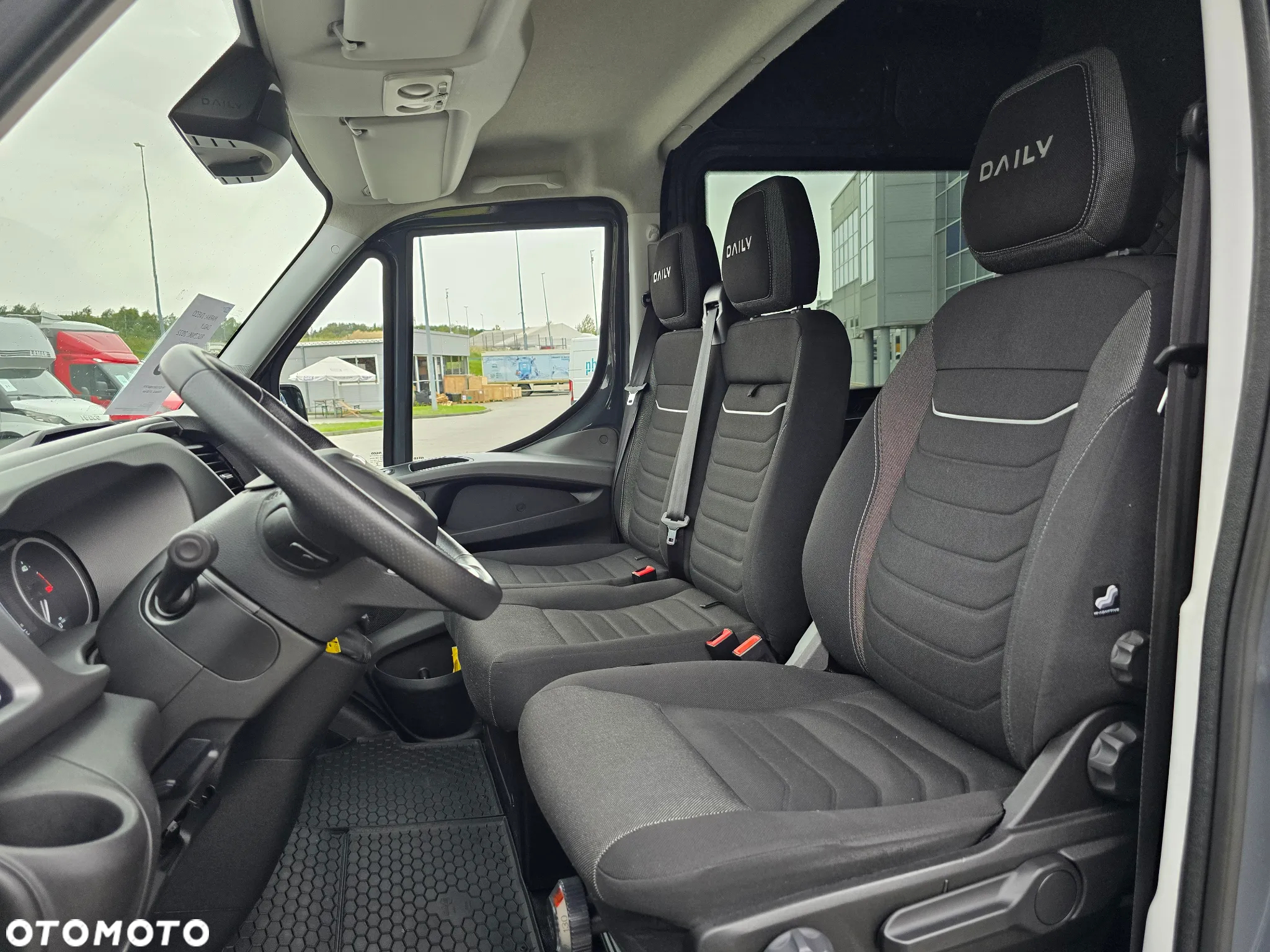 Iveco DAILY 35S18 BRYGADÓWKA - 10