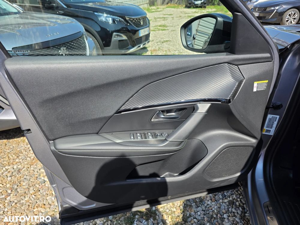 Peugeot 2008 PureTech 130 EAT8 GT - 21