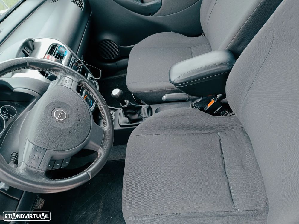 Opel Corsa 1.2 16V Enjoy - 10