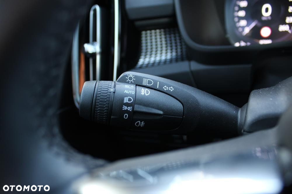 Volvo XC 40 - 23