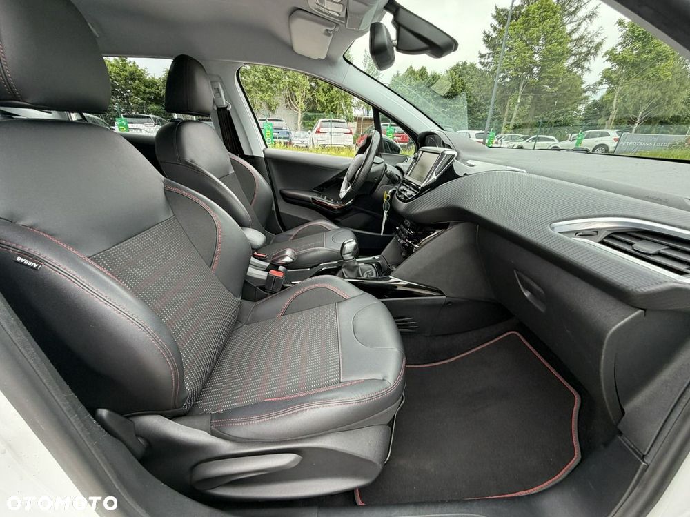 Peugeot 2008 PureTech 110 Stop&Start GT-Line Edition - 38