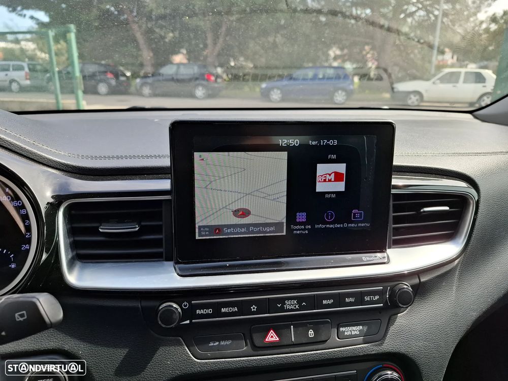 Kia Ceed SW 1.6 CRDi TX+SRF - 28