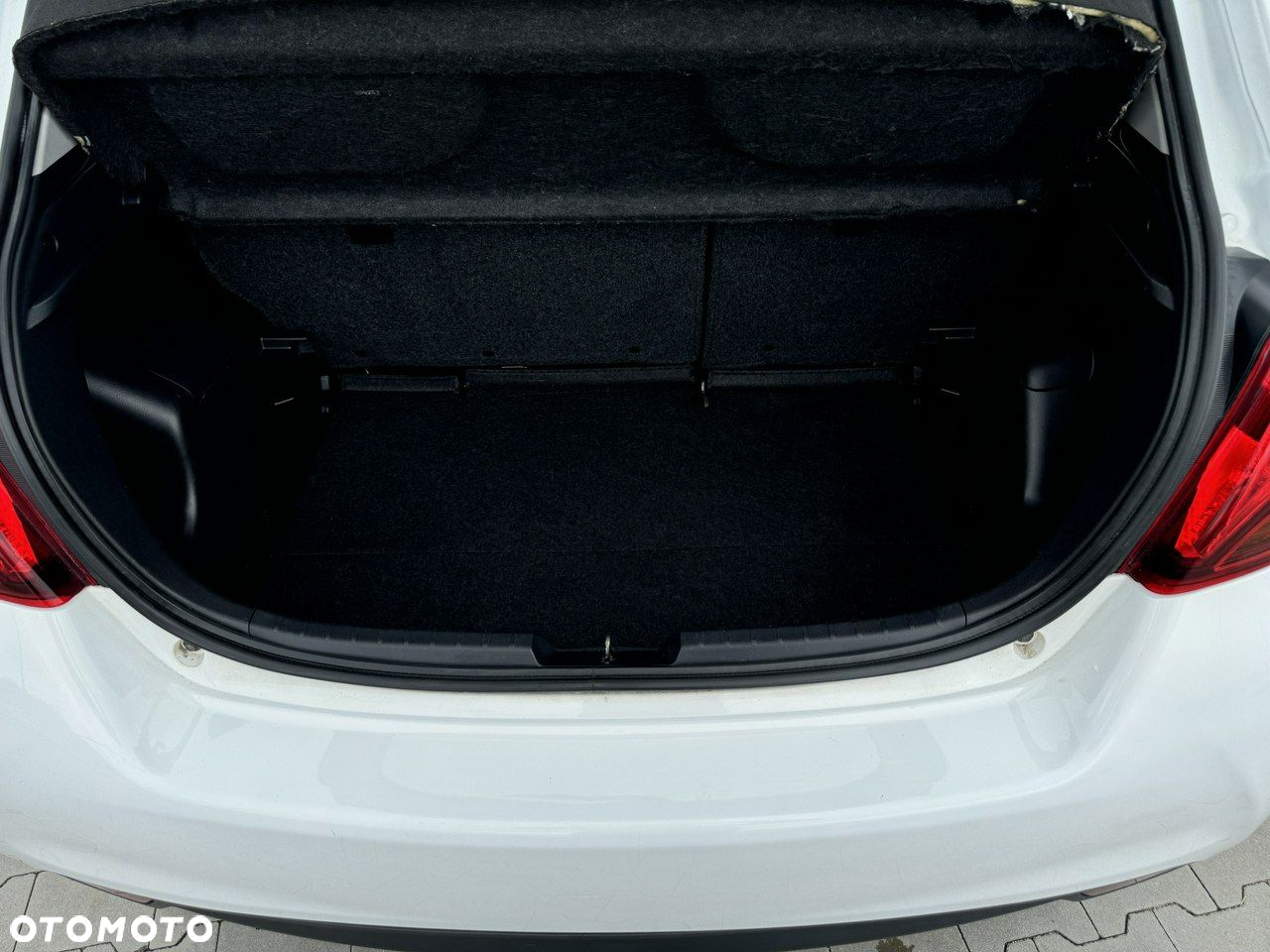 Toyota Yaris - 33