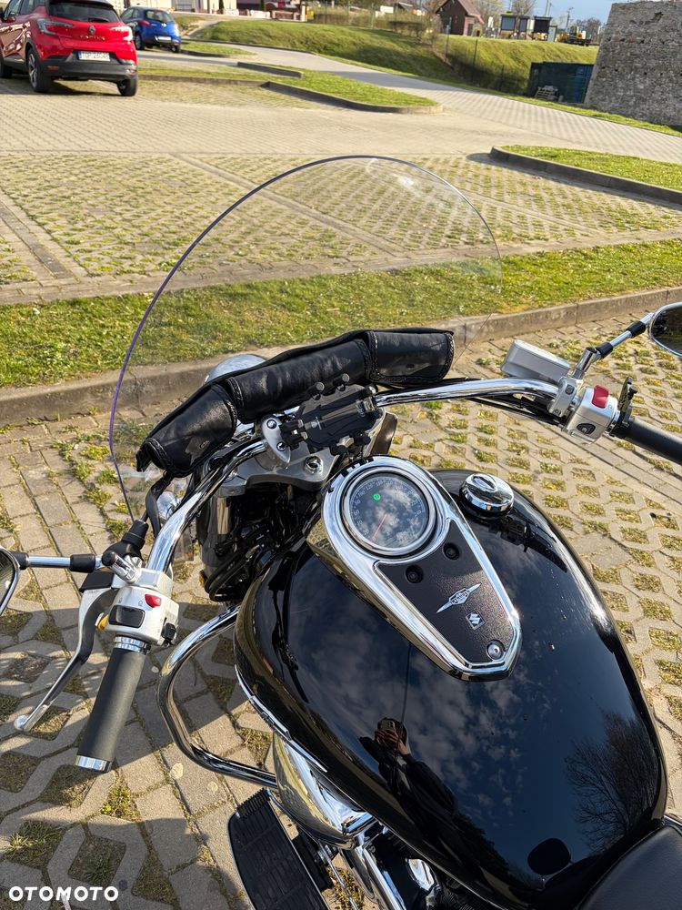 Suzuki Intruder - 10