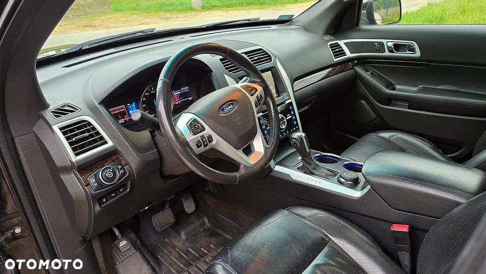 Ford Explorer - 19