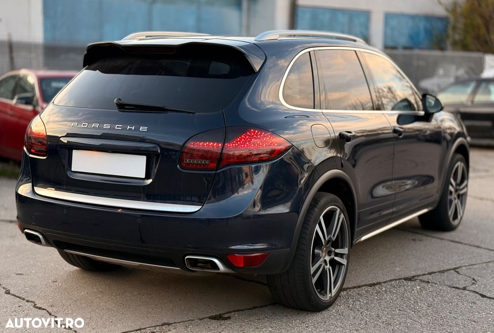 Porsche Cayenne 3.0 L V6 - 5
