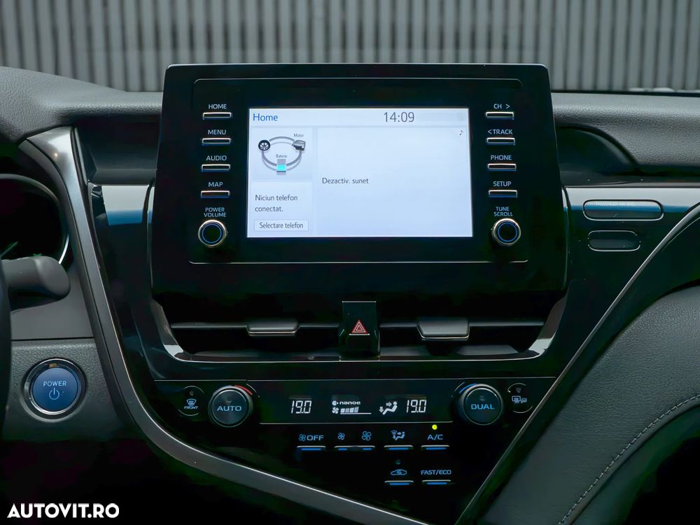 Toyota Camry 2.5 Dynamic - 32