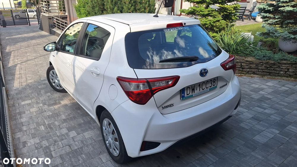 Toyota Yaris Hybrid 100 Dynamic - 4