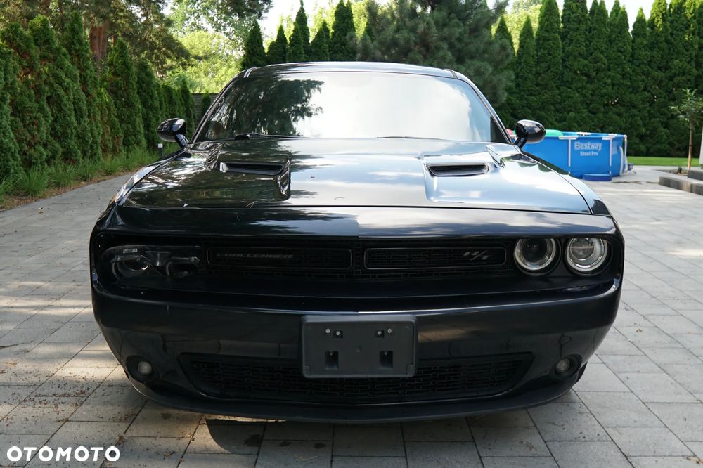 Dodge Challenger - 8