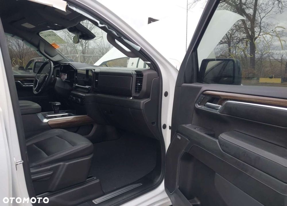 Chevrolet Silverado - 9