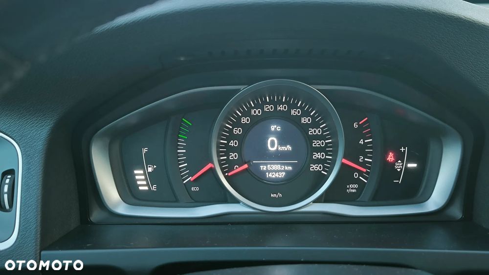 Volvo V60 D4 Drive-E Momentum - 5