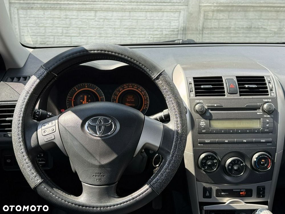 Toyota Corolla 2.0 D-4D Active - 9