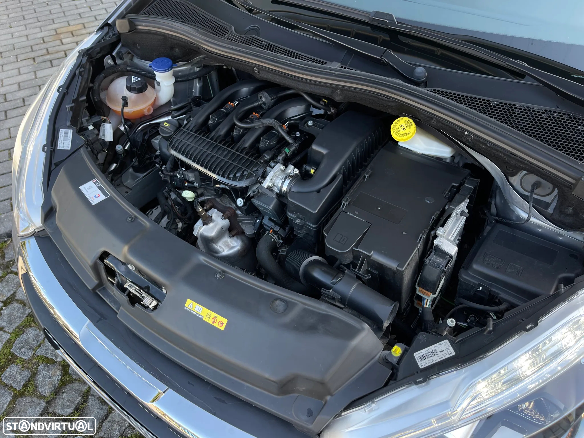 Peugeot 208 1.2 PureTech Signature - 18