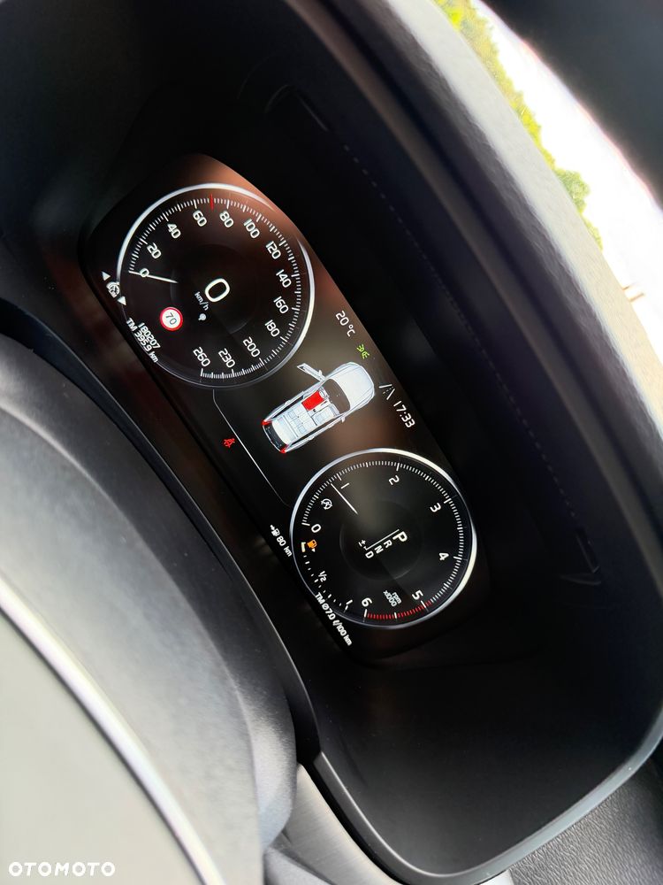 Volvo V90 D4 Geartronic Momentum - 32