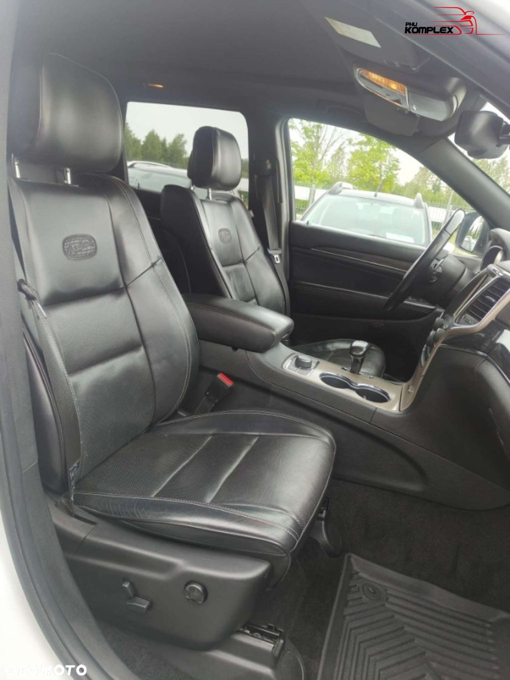 Jeep Grand Cherokee - 12