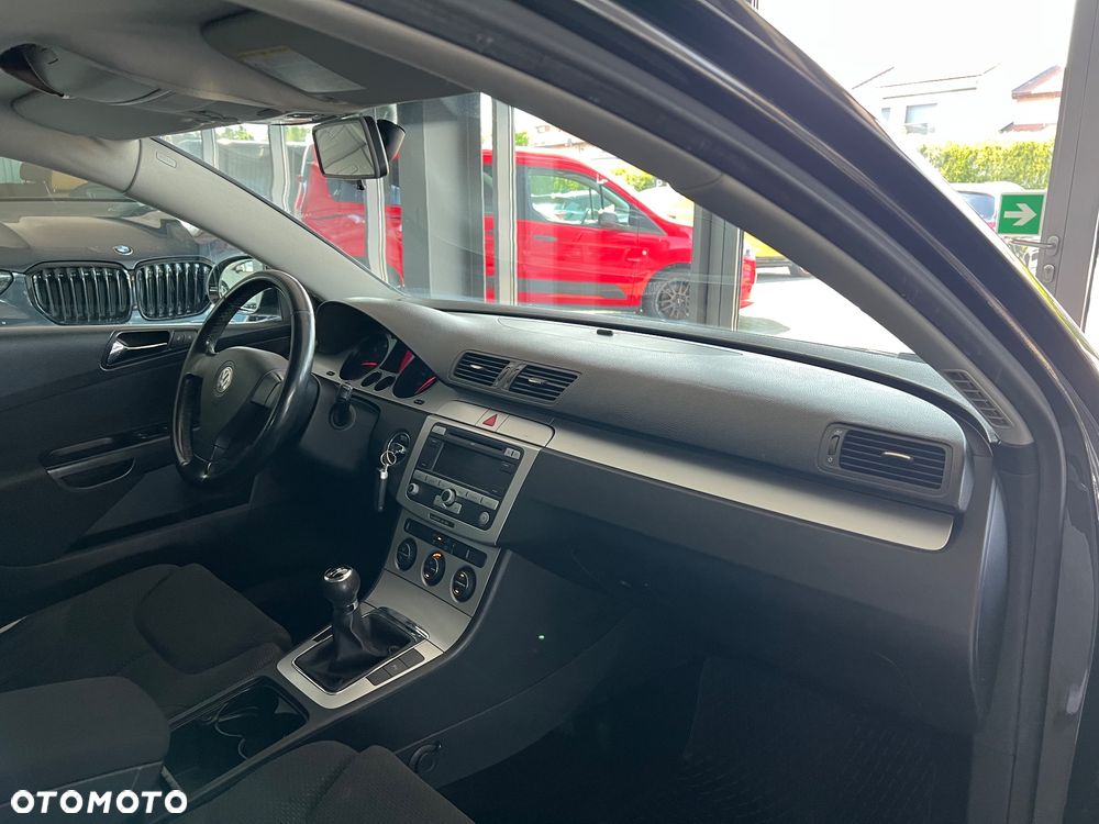 Volkswagen Passat 2.0 TDI Comfortline - 37