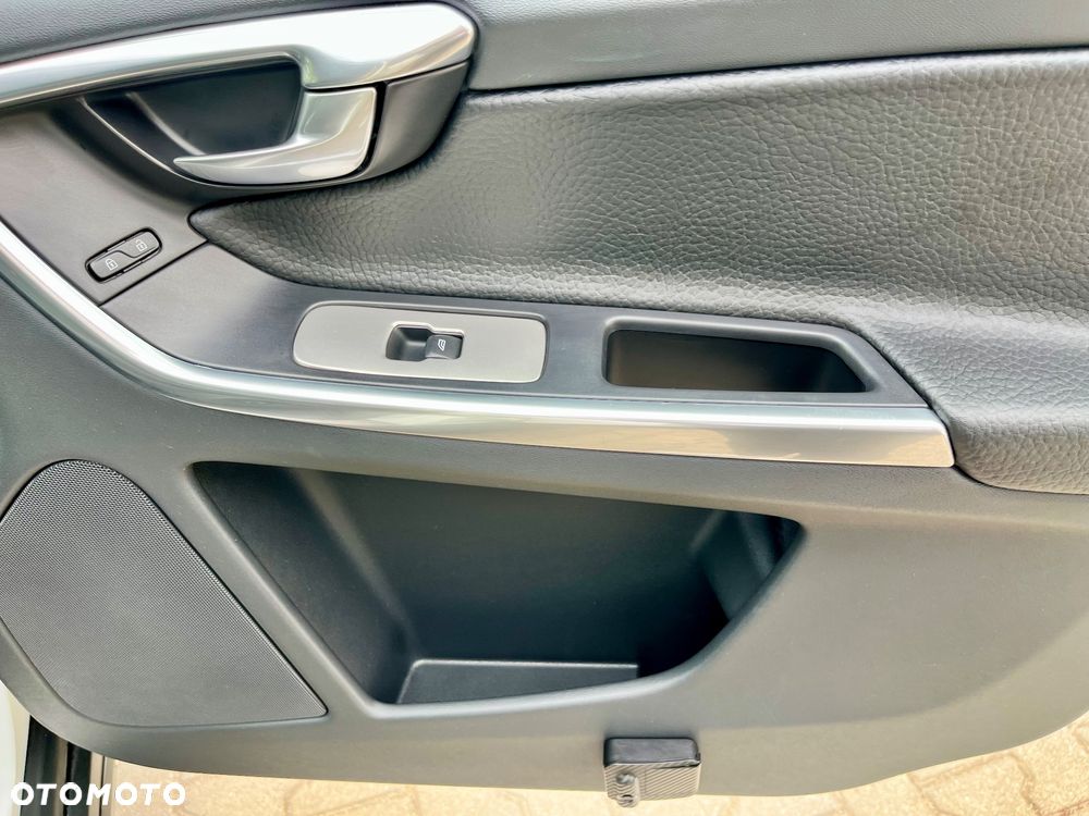 Volvo XC 60 - 25