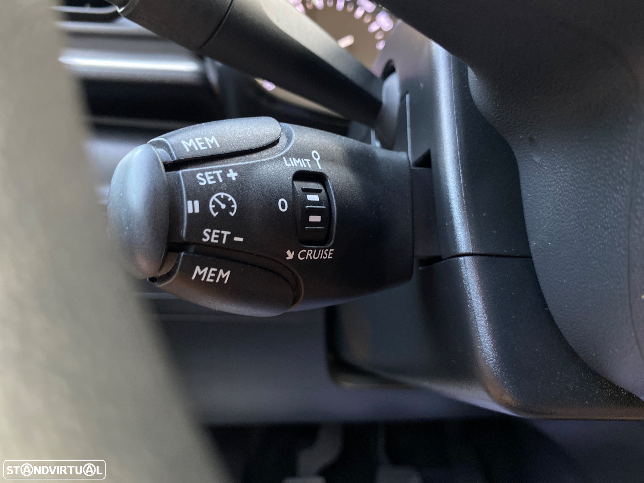 Citroën C3 1.6 BlueHDi Exclusive - 24