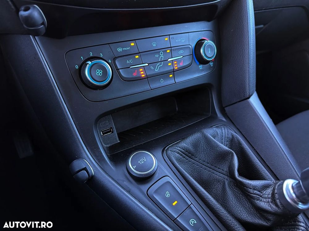 Ford Focus 1.5 EcoBlue Titanium Business - 28
