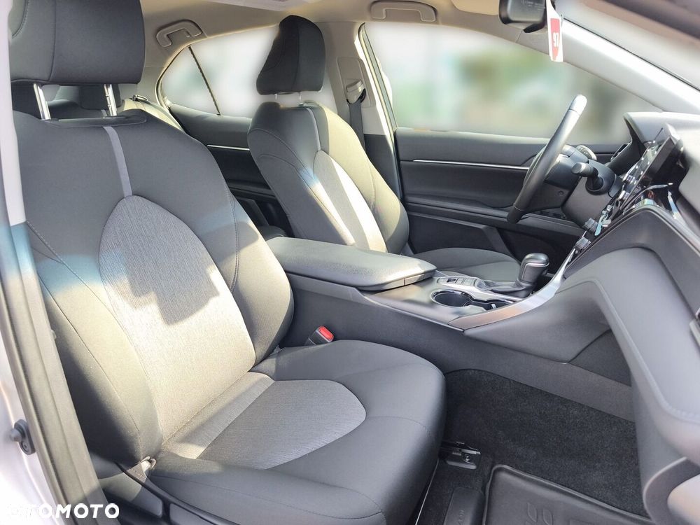 Toyota Camry 2.5 Hybrid Comfort CVT - 11