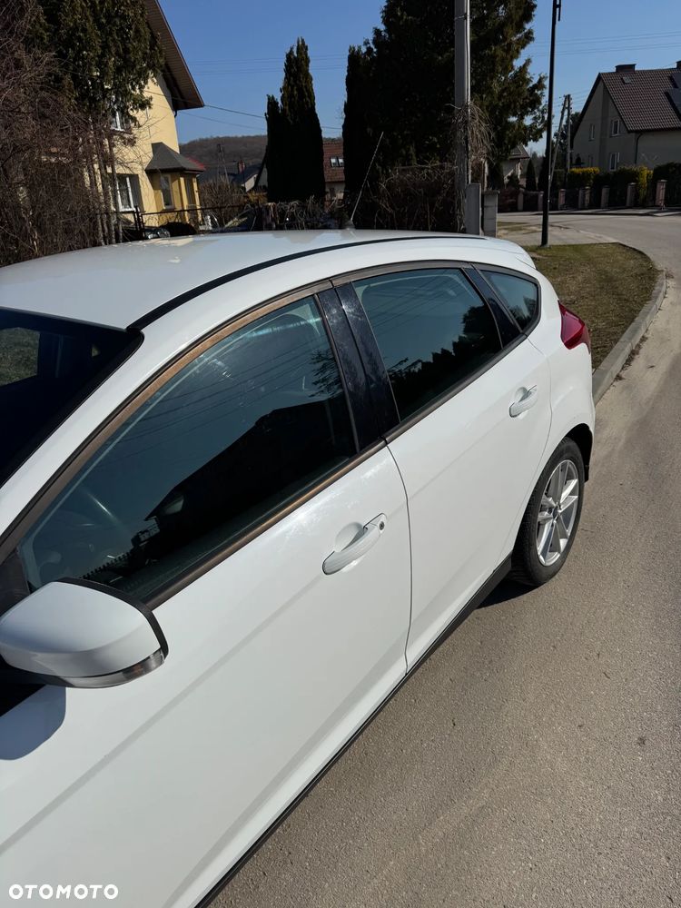 Ford Focus 1.5 TDCi SYNC Edition - 11